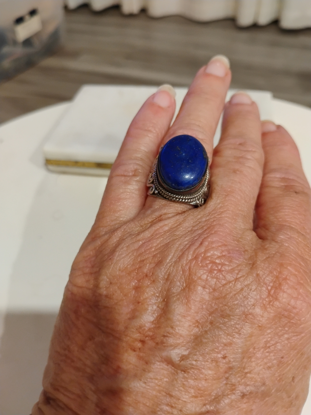 Vintage-Style Sterling Silver Ring with Deep Blue Lapis Stone